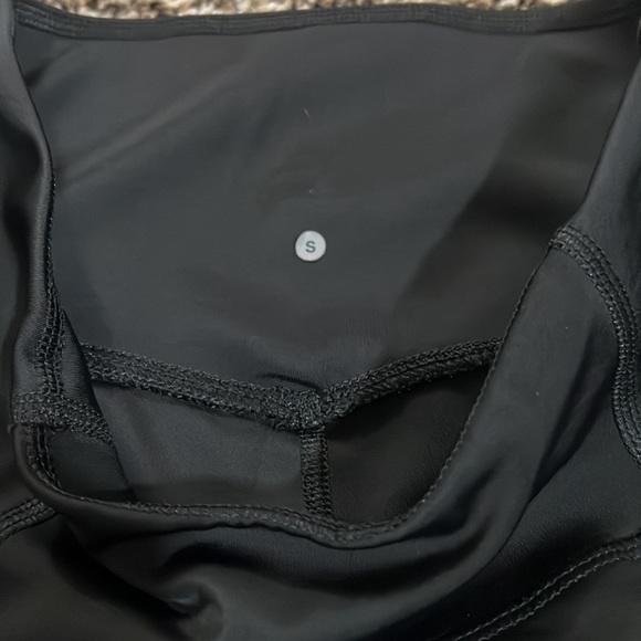 Nike Motion Training capris. Very flattering. Very gently used. Mesh detail. - Picture 9 of 14